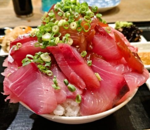 ズボラおやじの簡単レシピ 44 でっかい養殖ぶり半身を使って 刺身とぶり大根 を作ってみたよ マルチ クリエイティブライフ